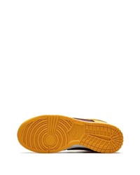 Sneakers basse in pelle gialle di Nike