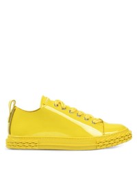Sneakers basse in pelle gialle di Giuseppe Zanotti