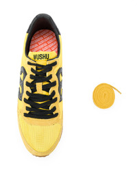 Sneakers basse in pelle gialle di Wushu