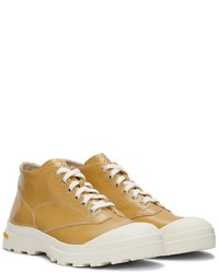 Sneakers basse in pelle gialle di Our Legacy