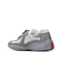 Sneakers basse in pelle grigie di Prada