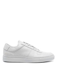 Sneakers basse in pelle grigie di Common Projects