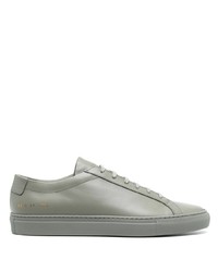 Sneakers basse in pelle grigie di Common Projects