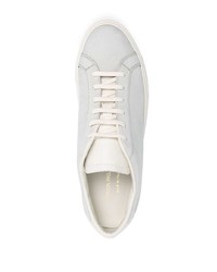 Sneakers basse in pelle grigie di Common Projects