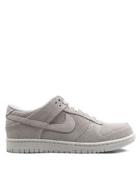 Sneakers basse in pelle grigie di Nike
