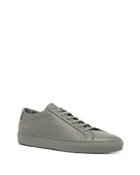 Sneakers basse in pelle grigie di Common Projects