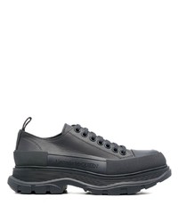 Sneakers basse in pelle grigio scuro di Alexander McQueen