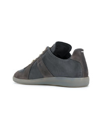 Sneakers basse in pelle grigio scuro di Maison Margiela