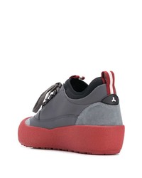 Sneakers basse in pelle grigio scuro di Bally