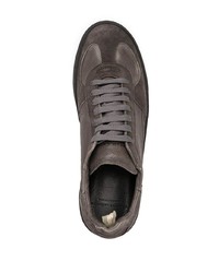 Sneakers basse in pelle grigio scuro di Officine Creative