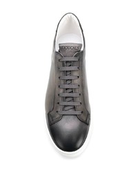 Sneakers basse in pelle grigio scuro di Doucal's
