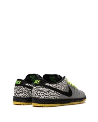 Sneakers basse in pelle grigio scuro di Nike