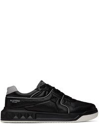 Sneakers basse in pelle grigio scuro di Valentino Garavani