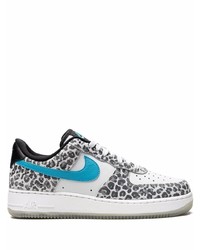 Sneakers basse in pelle leopardate bianche di Nike