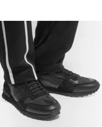 Sneakers basse in pelle mimetiche nere di Valentino
