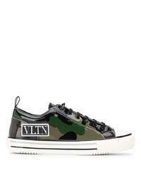 Sneakers basse in pelle mimetiche verde oliva di Valentino Garavani
