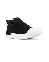 Sneakers basse in pelle nere e bianche di Cinzia Araia