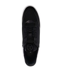 Sneakers basse in pelle nere e bianche di Leandro Lopes