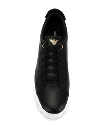 Sneakers basse in pelle nere e bianche di Emporio Armani