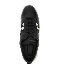 Sneakers basse in pelle nere e bianche di Bally