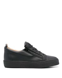 Sneakers basse in pelle nere di Giuseppe Zanotti