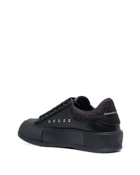 Sneakers basse in pelle nere di Alexander McQueen