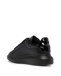 Sneakers basse in pelle nere di Alexander McQueen