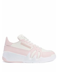 Sneakers basse in pelle rosa di Giuseppe Zanotti