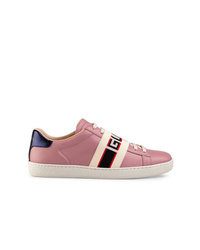 Sneakers basse in pelle rosa di Gucci