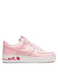 Sneakers basse in pelle rosa di Nike