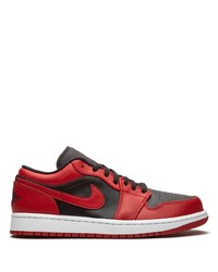 Sneakers basse in pelle rosse e nere di Jordan