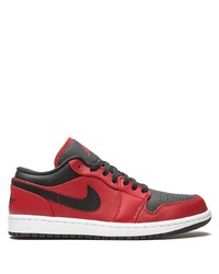 Sneakers basse in pelle rosse e nere di Jordan