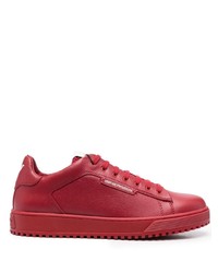 Sneakers basse in pelle rosse di Emporio Armani