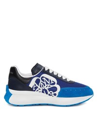 Sneakers basse in pelle scamosciata a fiori blu scuro di Alexander McQueen