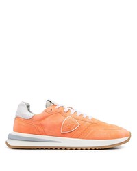 Sneakers basse in pelle scamosciata arancioni di Philippe Model Paris