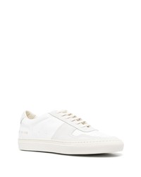 Sneakers basse in pelle scamosciata bianche di Common Projects