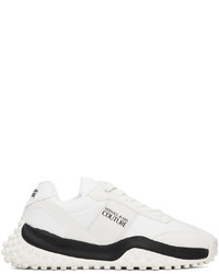 Sneakers basse in pelle scamosciata bianche di VERSACE JEANS COUTURE