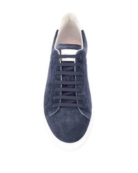 Sneakers basse in pelle scamosciata blu scuro di Brunello Cucinelli