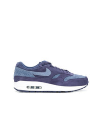 Sneakers basse in pelle scamosciata blu di Nike