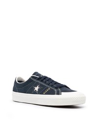 Sneakers basse in pelle scamosciata con stelle blu scuro di Converse