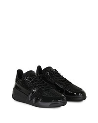 Sneakers basse in pelle scamosciata decorate nere di Giuseppe Zanotti