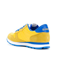 Sneakers basse in pelle scamosciata gialle di Sun 68