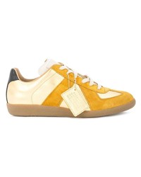 Sneakers basse in pelle scamosciata gialle di Maison Margiela