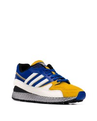 Sneakers basse in pelle scamosciata gialle di adidas