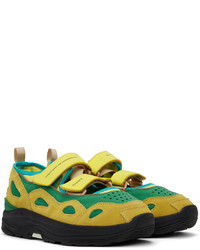Sneakers basse in pelle scamosciata gialle di Suicoke