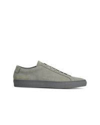 Sneakers basse in pelle scamosciata grigie di Common Projects