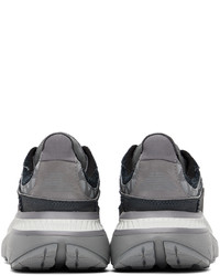 Sneakers basse in pelle scamosciata grigie di White Mountaineering
