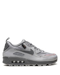 Sneakers basse in pelle scamosciata grigie di Nike