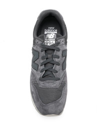 Sneakers basse in pelle scamosciata grigio scuro di New Balance