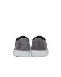 Sneakers basse in pelle scamosciata grigio scuro di Axel Arigato